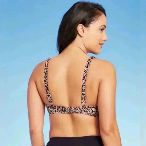 🆕Leopard Print Bikini Top - Picture 2 of 13